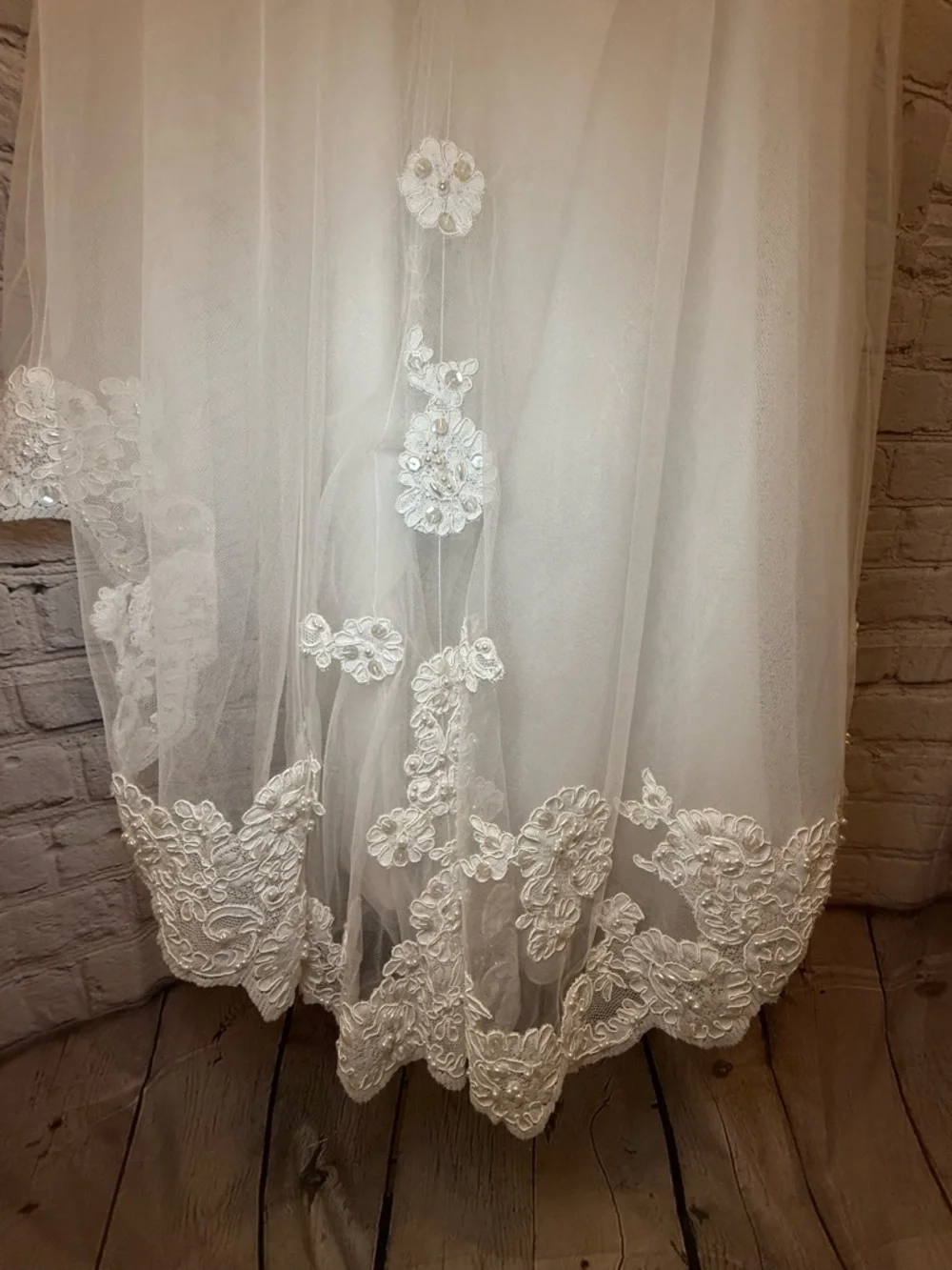 David's Bridal White Floral Appliqué Tulle Flower Girl Dress - Picture 15 of 16